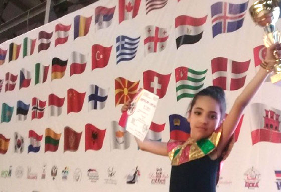بالفيديو والصور.. نجمة جمباز أردنية تحصد المركز الأول في اولمبياد روسيا صورة رقم 4