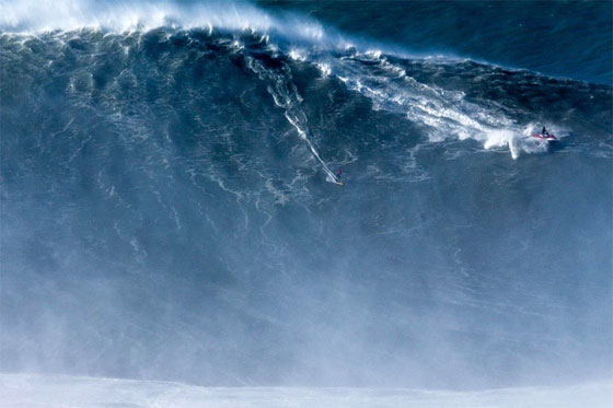 بالفيديو والصور..شاب برازيلي يركب أعلى موجة في العالم صورة رقم 6