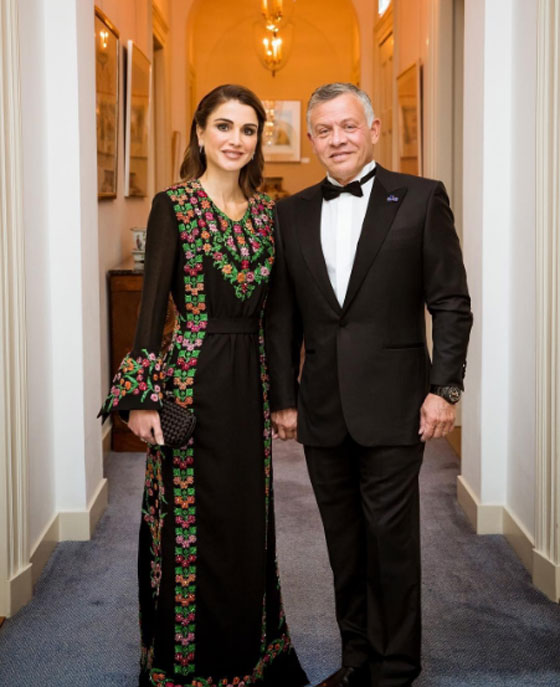 بالصور.. دروساً في التألق من أكثر النساء أناقة في العالم، الملكة رانيا صورة رقم 8