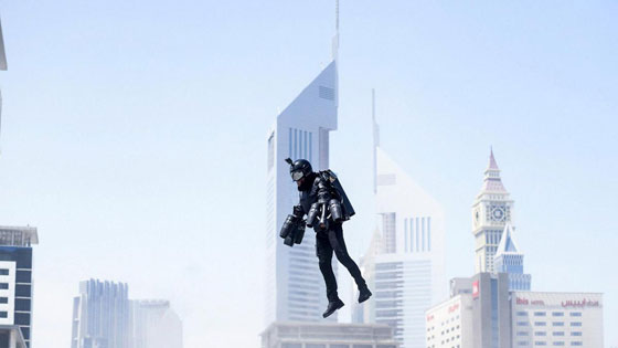بالفيديو..الرجل الحديدي يحلق في سماء دبي صورة رقم 3