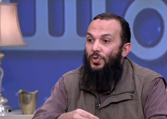 داعية مصري بالفيديو: فوانيس رمضان حرام لكن فوانيس محمد صلاح حلال! صورة رقم 1