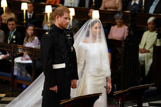  صور وفيديو: ماذا قال الأمير هاري لعروسه ومن اطلق الزغاريد بحفل الزفاف؟ صورة رقم 9