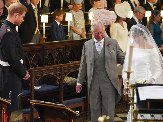  صور وفيديو: ماذا قال الأمير هاري لعروسه ومن اطلق الزغاريد بحفل الزفاف؟ صورة رقم 20