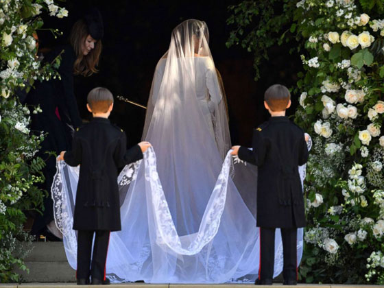  صور وفيديو: ماذا قال الأمير هاري لعروسه ومن اطلق الزغاريد بحفل الزفاف؟ صورة رقم 22