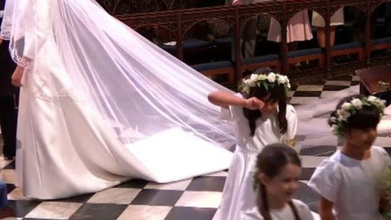 بالفيديو والصور.. مواقف ولحظات قد فاتتك في الزفاف الملكي  صورة رقم 2