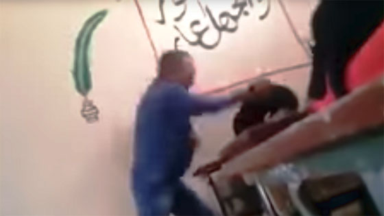فيديو صادم: معلم مغربي يضرب طالبته بوحشية ويصفها بال مرتكبة الفاحشةامام زملائها! صورة رقم 2