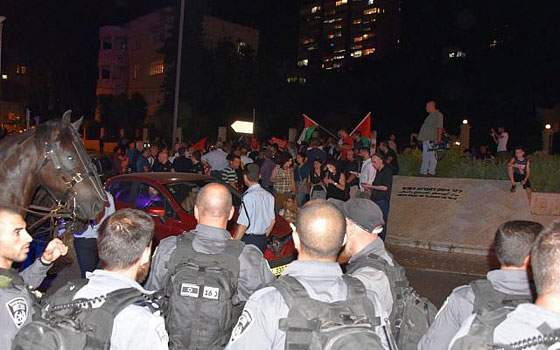 تعامل الشرطة الإسرائيلية مع العرب في مسيرة حيفا تثير جدلاً صورة رقم 2