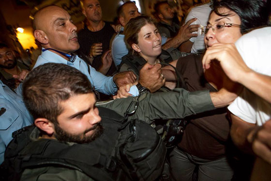 تعامل الشرطة الإسرائيلية مع العرب في مسيرة حيفا تثير جدلاً صورة رقم 4