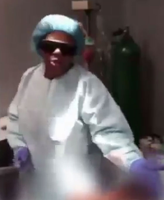 فيديو صادم: طبيبة ترقص أثناء إجراء عملية جراحية صورة رقم 2
