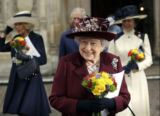 الملكة إليزابيث تكرّم الطبيبة اللبنانية نادين حشاش بوسام الامبراطورية البريطانية صورة رقم 6