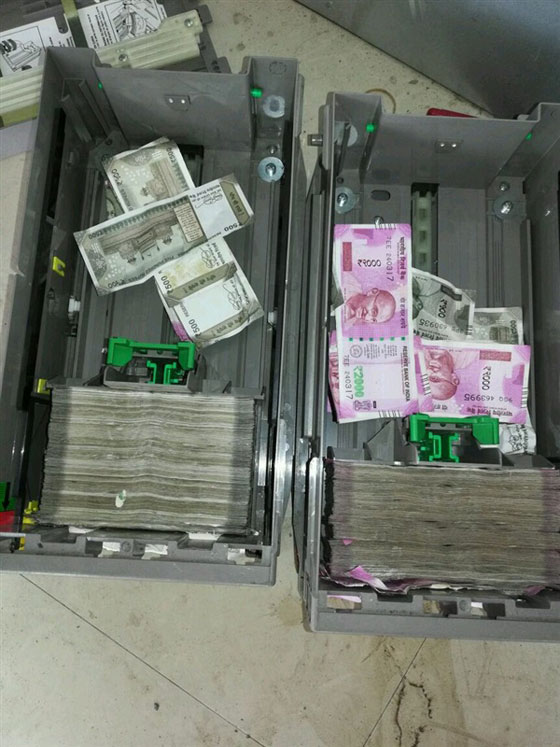 صور: فئران تمزق أوراقا نقدية بقيمة 18 الف دولار داخل ماكينة صرف آلي صورة رقم 4