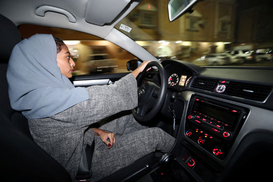 السعوديات يقدن السيارة لأول مرة في التاريخ صورة رقم 1