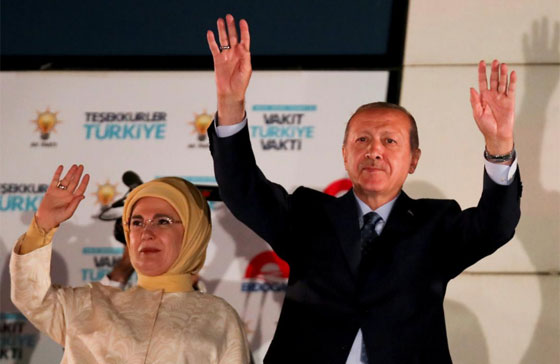 بالفيديو والصور: الأتراك يحتفلون بفوز رجب طيب أردوغان في الانتخابات الرئاسية صورة رقم 6