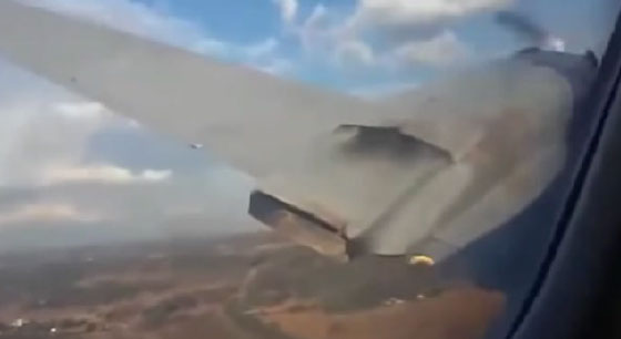 بالفيديو..  لحظات مرعبة لسقوط طائرة ركاب صغيرة صورة رقم 2