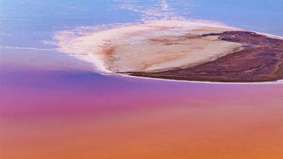 صور رائعة لبحيرة أسترالية بألوان قوس قزح صورة رقم 11
