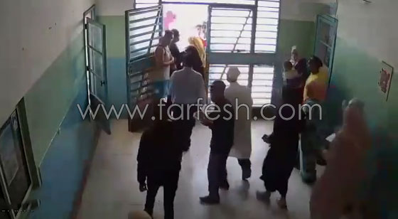 فيديو صادم.. مشاجرة بالسيوف داخل مستشفى مغربي تثير الذعر صورة رقم 4