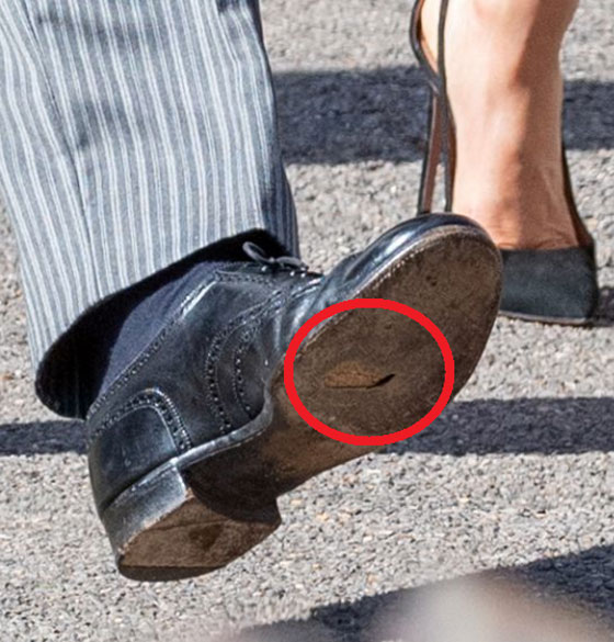  ثقب في حذاء الأمير هاري يثير السخرية على مواقع التواصل صورة رقم 1