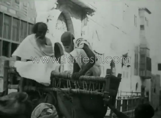  إحدى قوافل الحج في فيديو نادر قبل 90 عامًا صورة رقم 4