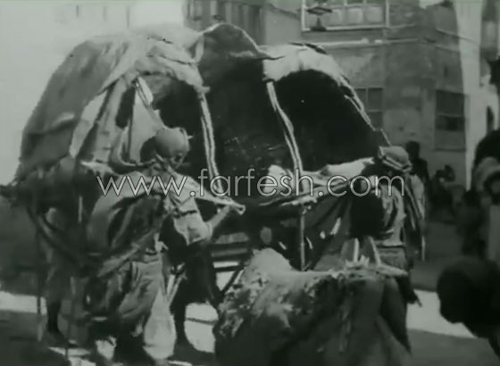  إحدى قوافل الحج في فيديو نادر قبل 90 عامًا صورة رقم 5