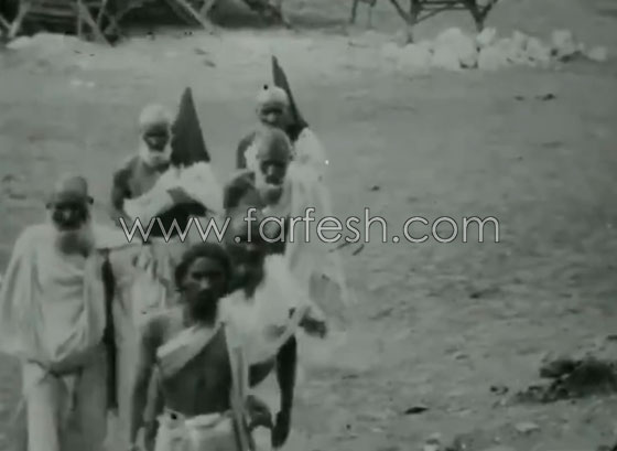  إحدى قوافل الحج في فيديو نادر قبل 90 عامًا صورة رقم 16