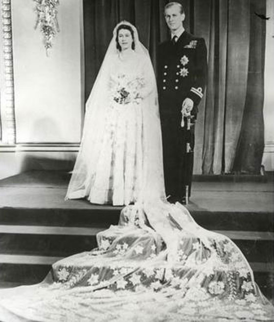  صورة رقم 1 - بالصور.. إليكم أبرز وأجمل فساتين الزفاف الملكية عبر الزمن