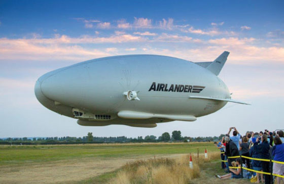 طائرة (إيرلاندر 10): أطول طائرة في العالم لا تهبط لمدة أسبوعين! صورة رقم 1