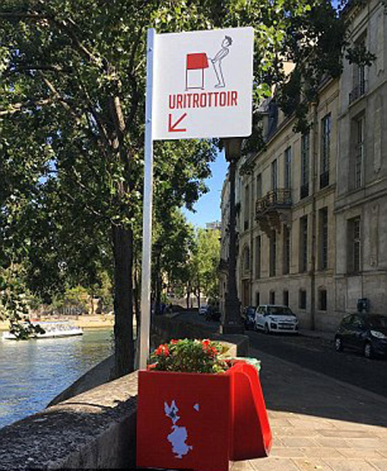 إضافة مراحيض حمراء عامة للتبول مباشرة في نهر السين في باريس! صورة رقم 6