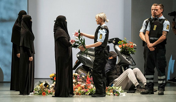 في الدنمارك: عرض أزياء (احتجاجي) بالبرقع والنقاب صورة رقم 1