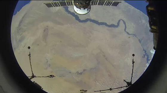فيديو مدهش.. الأهرامات والنيل في مشاهد فضائية مهيبة صورة رقم 1
