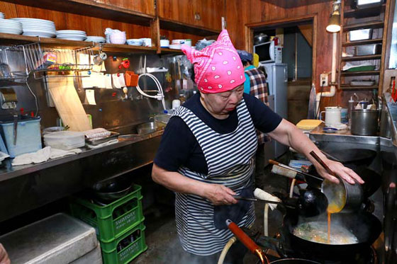 بالفيديو والصور: يابانية عمرها 83 عاما تعمل DJ ودخلت موسوعة (غينيس)  صورة رقم 2