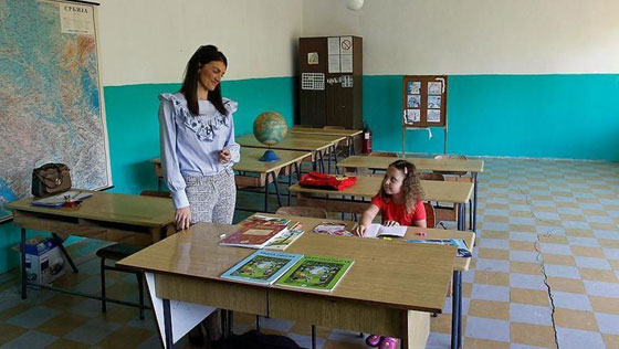 جرس مدرسة يدق من أجل تلميذة واحدة في صربيا  صورة رقم 3