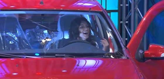 فيديو مؤثر: منى الشاذلي تهدي سيارة جديدة  لفتاة تبرعت بجزء من كبدها لشقيقها صورة رقم 3