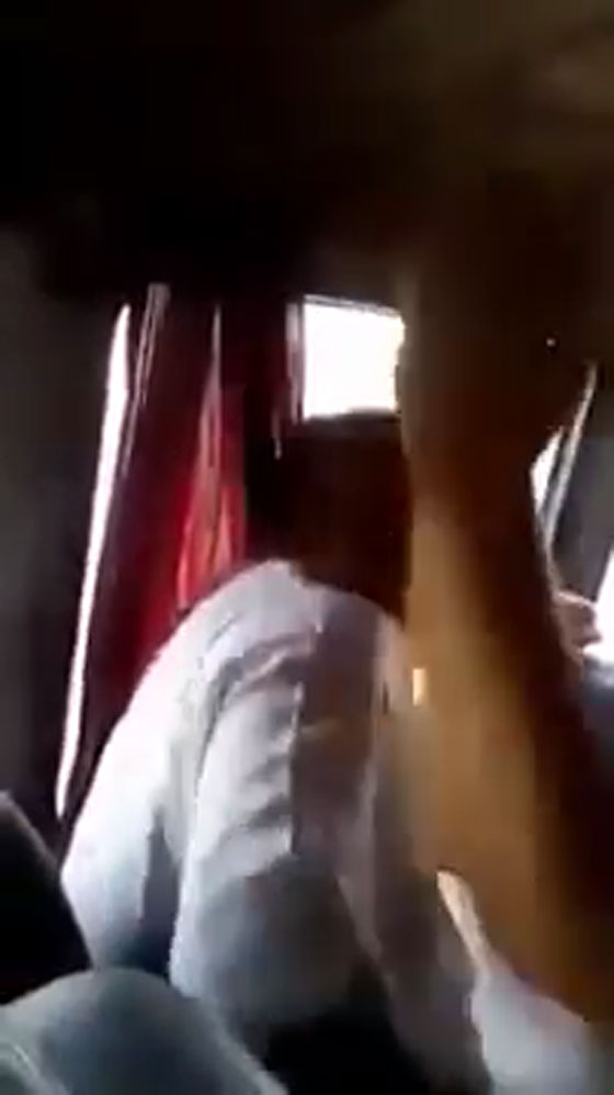 فيديو مؤلم وصادم: جزائري يعذب ويهين مختلا عقليا ويجبره على ((النهيق)) صورة رقم 1