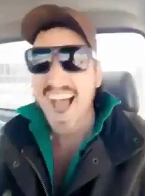 فيديو قاسي.. سائق أسترالي يقوم بدهس موكب من النعام عن عمد وهو يضحك! صورة رقم 6