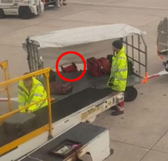 فيديو يثير الغضب: هكذا ترمى حقائب المسافرين في المطارات صورة رقم 6