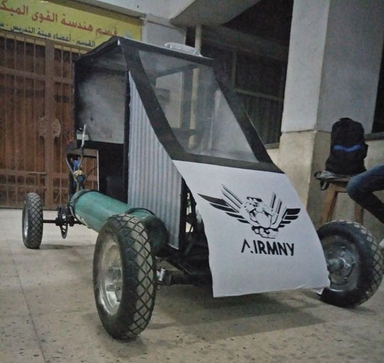 بالفيديو: 9 طلاب مصريين يبتكرون سيارة تعمل بالهواء لتوفير الطاقة والتكلفة صورة رقم 12