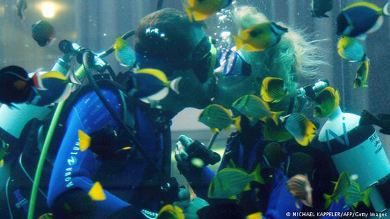 هذه الأشياء المذهلة يمكنك القيام بها تحت الماء..! صورة رقم 5