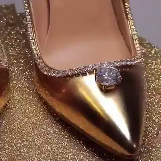 دبي تعرض أغلى حذاء نسائي في العالم بقيمة 17 مليون دولار! صورة رقم 13