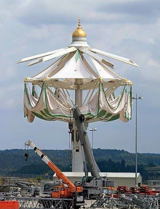 بدأ العد التنازلي لتركيب أكبر مظلة في العالم بساحة المسجد الحرام صورة رقم 7