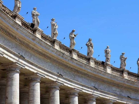 عدد سكانها أقل من ألف شخص.. تعرفوا على دولة الفاتيكان أصغر دولة في العالم صورة رقم 16
