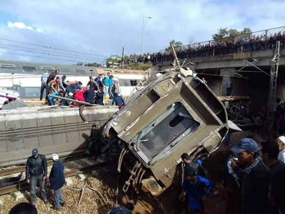فيديو وصور مفجعة: 11 قتيلا و125 جريحا بحادث انقلاب قطار بالمغرب صورة رقم 6