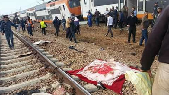 فيديو وصور مفجعة: 11 قتيلا و125 جريحا بحادث انقلاب قطار بالمغرب صورة رقم 26