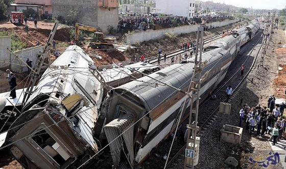 فيديو وصور مفجعة: 11 قتيلا و125 جريحا بحادث انقلاب قطار بالمغرب صورة رقم 29