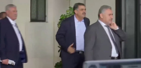بالفيديو.. نائب برلماني يعتدي على صحافي جزائري ويشتمه صورة رقم 3