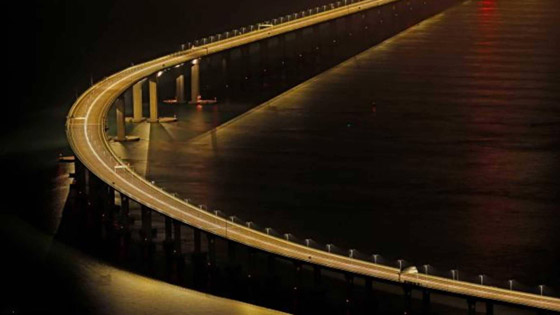 بالفيديو والصور: الصين تفتتح أطول جسر مائي في العالم بطول 55 كيلومترا صورة رقم 21