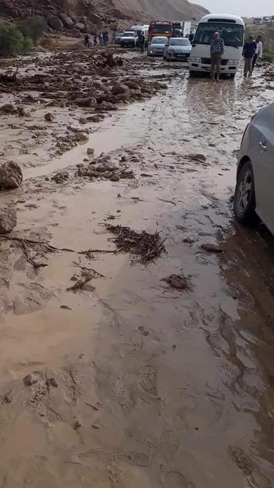  كارثة السيول في الأردن تطيح بوزيري السياحة والتربية والتعليم  صورة رقم 11