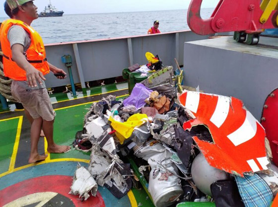 كارثة جوية: تحطم طائرة إندونيسية ومقتل 189 شخصاً كانوا على متنها  صورة رقم 10