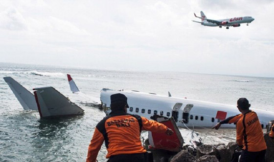 كارثة جوية: تحطم طائرة إندونيسية ومقتل 189 شخصاً كانوا على متنها  صورة رقم 4