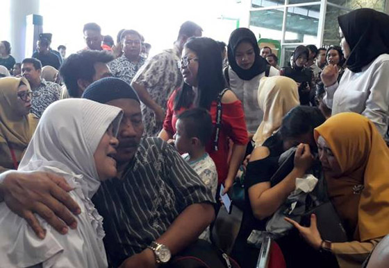 كارثة جوية: تحطم طائرة إندونيسية ومقتل 189 شخصاً كانوا على متنها  صورة رقم 15