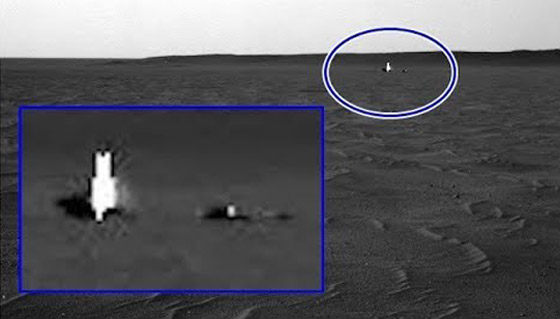 فيديو وصور لجسم لامع وناصع البياض يتنقل من مكانه على سطح المريخ! صورة رقم 3